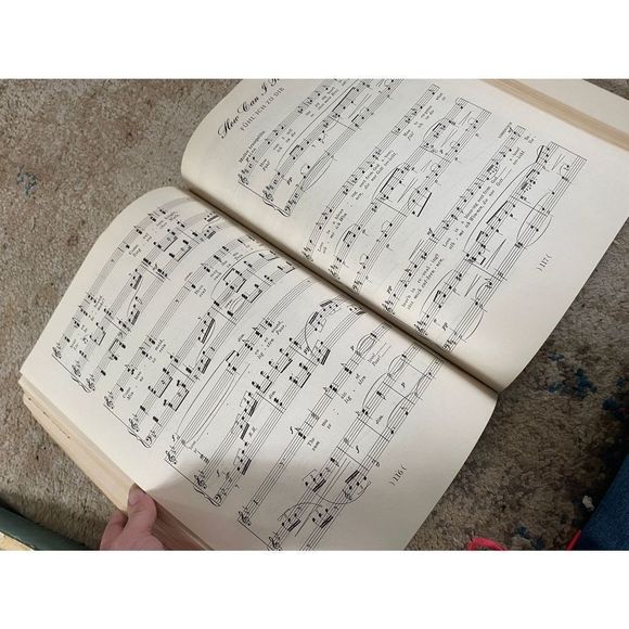 A treasury of Grand Opera music sheet book. Great for scrap booking. Gorgeous il - Picture 7 of 9